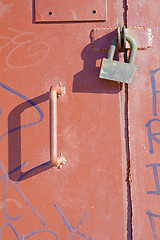 Image showing padlock on the metal door