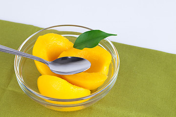 Image showing Peaches in sweet syrup.