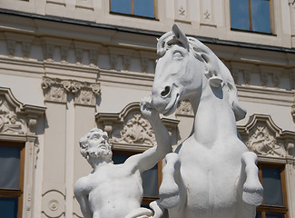 Image showing Statue in front of Belvedere Palace