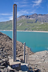 Image showing Dam water level measurement