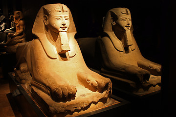 Image showing The Sphinx and the mirror