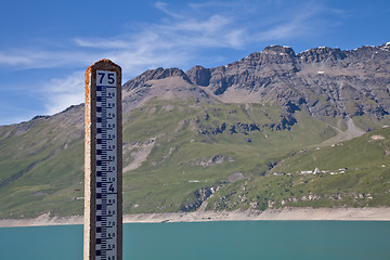 Image showing Dam water level measurement