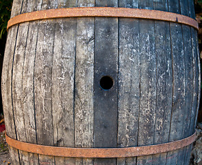 Image showing Old barrel