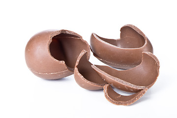 Image showing cracked chocolate egg 