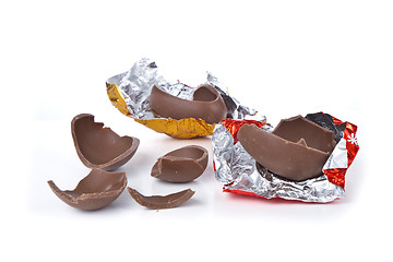 Image showing cracked chocolate egg 