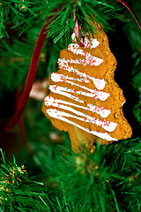 Image showing cakes in the christmas tree