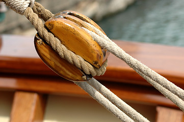 Image showing Ship's block and tackle
