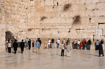 Image showing Worshipers At the Wailing Wall