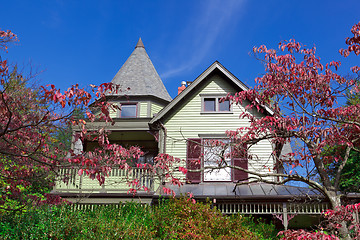 Image showing Suburban Single Family House Victorian Queen Anne