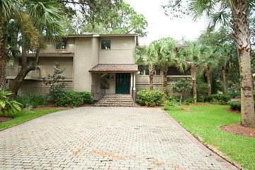 Image showing Modern Single Family Home, Driveway, Hilton Head South Carolina