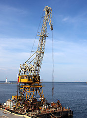 Image showing seaport crane