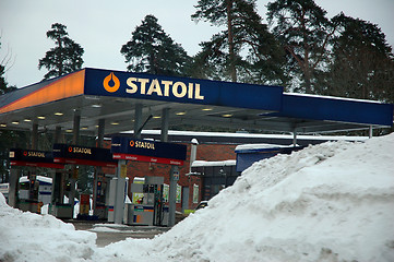 Image showing Statoil station