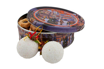 Image showing Round box with cookies 