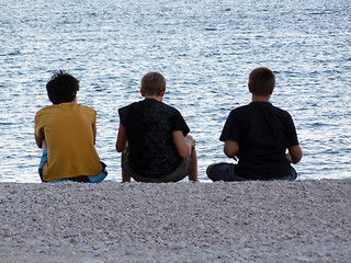 Image showing Group of friends by the sea