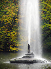 Image showing fountain in an autumnal park