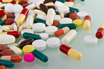 Image showing various pills