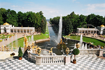 Image showing Peterhof. Fountain alley.