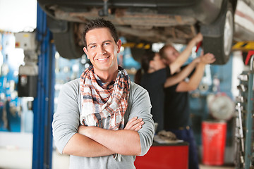 Image showing Happy Customer in Auto RepairShop