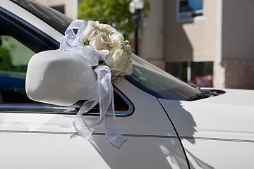 Image showing Wedding Bouquet on Car