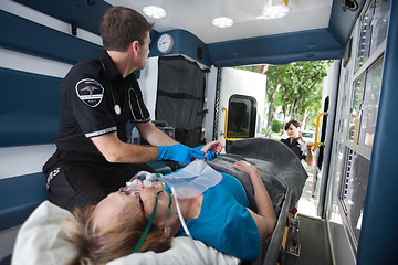 Image showing EMT Professional Measuring Pulse