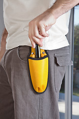 Image showing Man with tool pouch