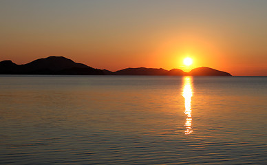 Image showing sunrise over sea