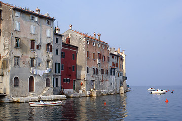 Image showing Houses and sea 