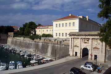 Image showing City wall and gate