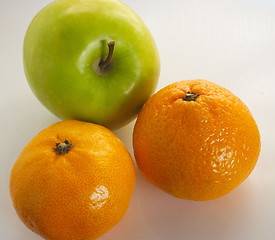 Image showing apple and oranges