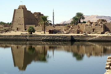 Image showing Lake and Karnak temple