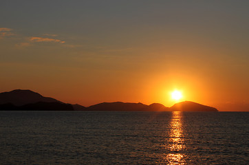 Image showing sunrise at seaside