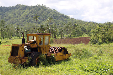 Image showing Old buldozer