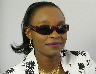 Image showing Black woman wearing sunglasses