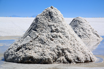 Image showing Salt piramids