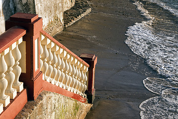 Image showing Treppe zum Meer