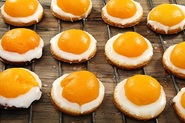 Image showing Ready Easter cookies on wire rack.