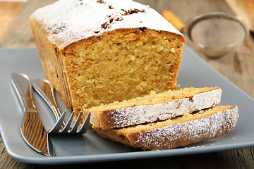 Image showing Almond cupcake on a platter.