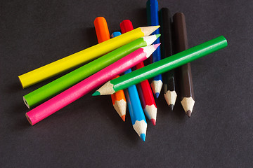 Image showing coloured crayons