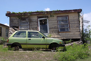 Image showing Car and house