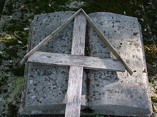 Image showing Cross and Holy Bible