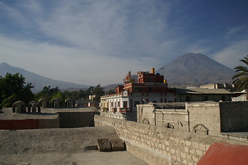 Image showing Volcano and sky in White city Arekipa