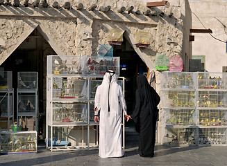 Image showing Qatari couple in bird souq