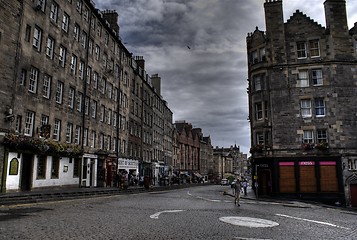 Image showing Edinburgh street and abbey