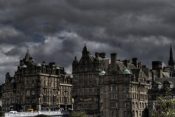 Image showing Edinburgh street and abbey