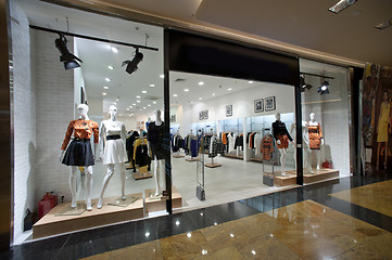 Image showing Show-window of a female boutique