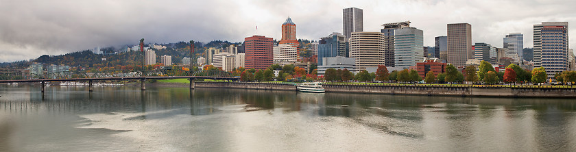 Image showing City of Portland Oregon in the Fall Panorama