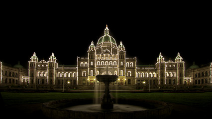 Image showing Water Fountain by Parliament Buildings in Victoria BC