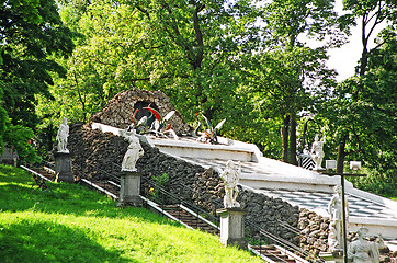 Image showing Peterhof.  Fountain Chess hillock