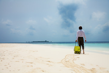 Image showing Time to go the beach