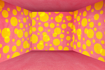 Image showing funny cardboard room of pink color and yellow circles